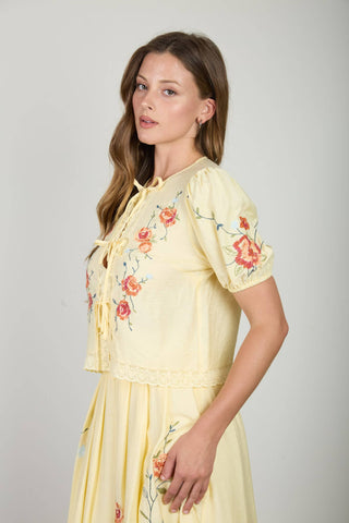 Floral Embroidery Lace Detail Short Sleeve Top – Butter Yellow