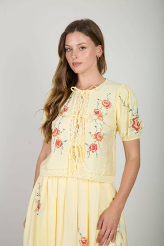 Floral Embroidery Lace Detail Short Sleeve Top – Butter Yellow